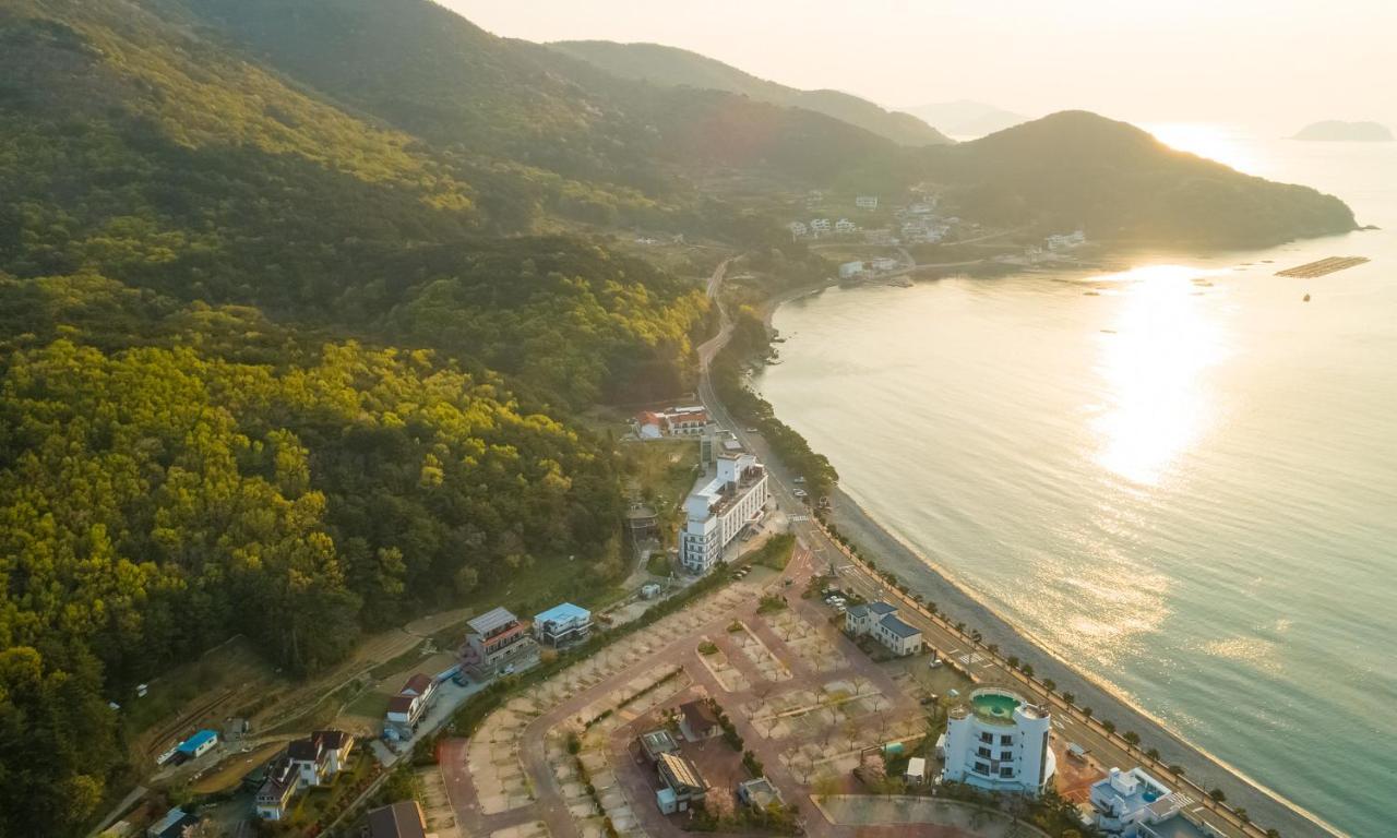 Stubborn Hotel Geoje Bagian luar foto