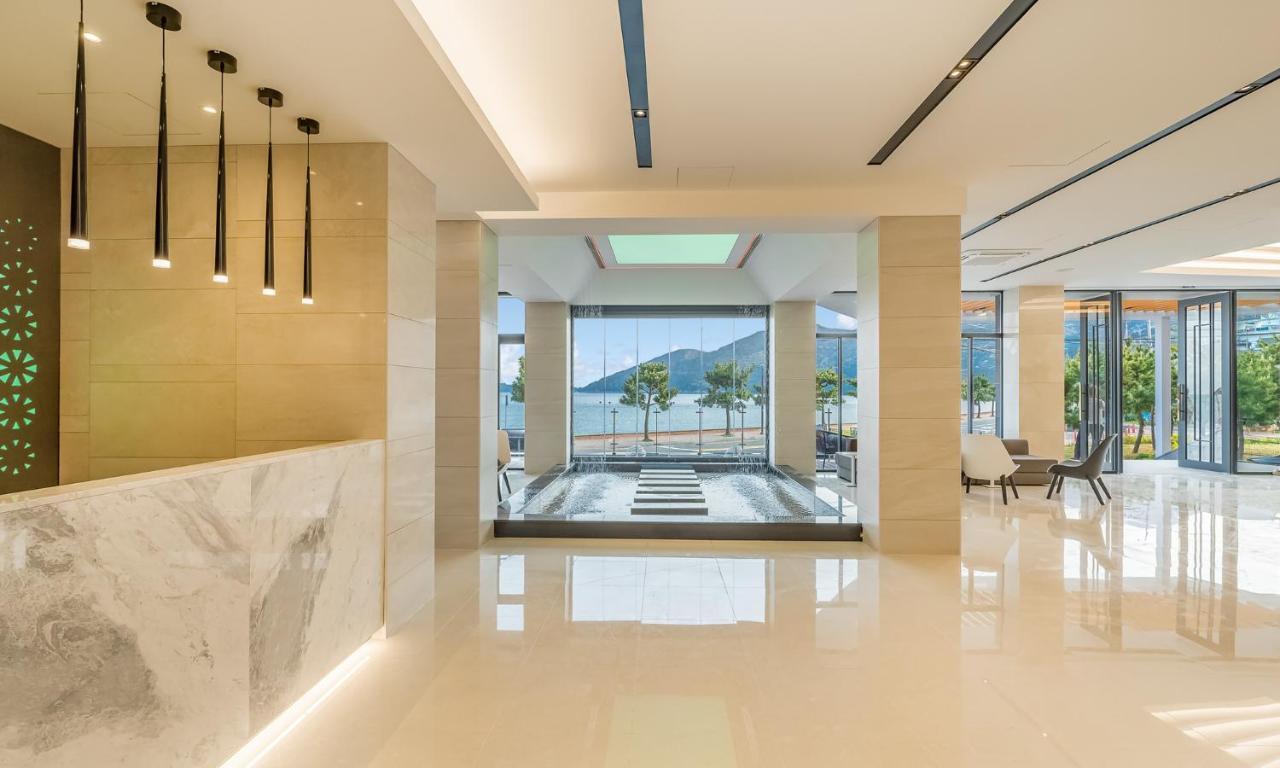 Stubborn Hotel Geoje Bagian luar foto