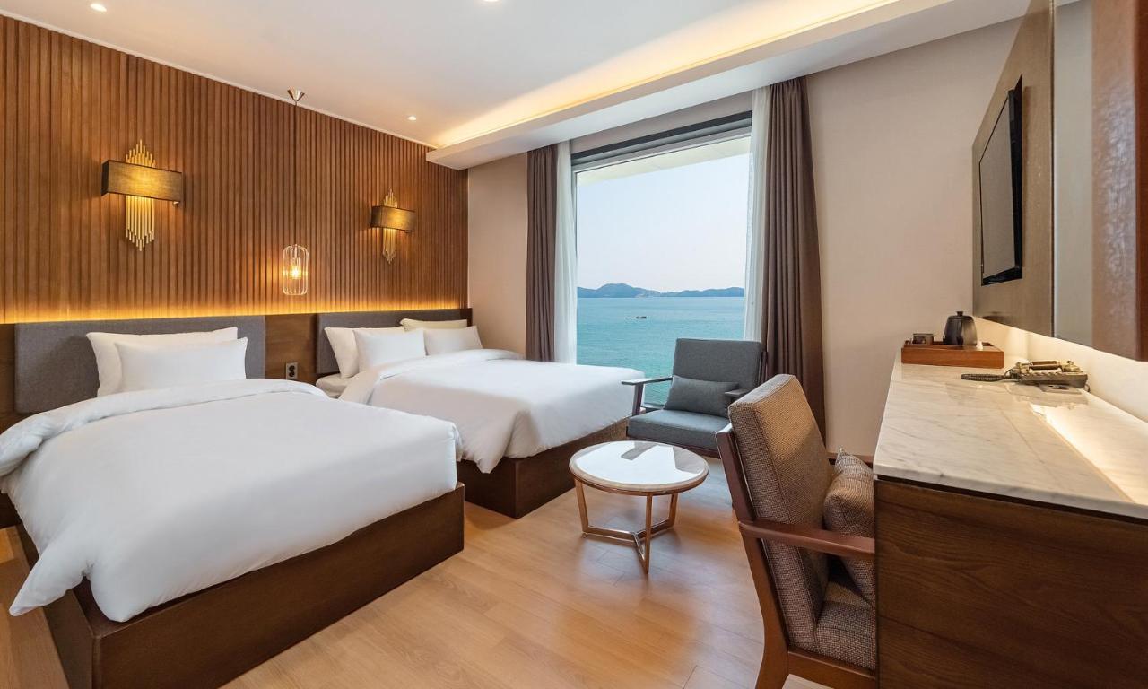 Stubborn Hotel Geoje Bagian luar foto