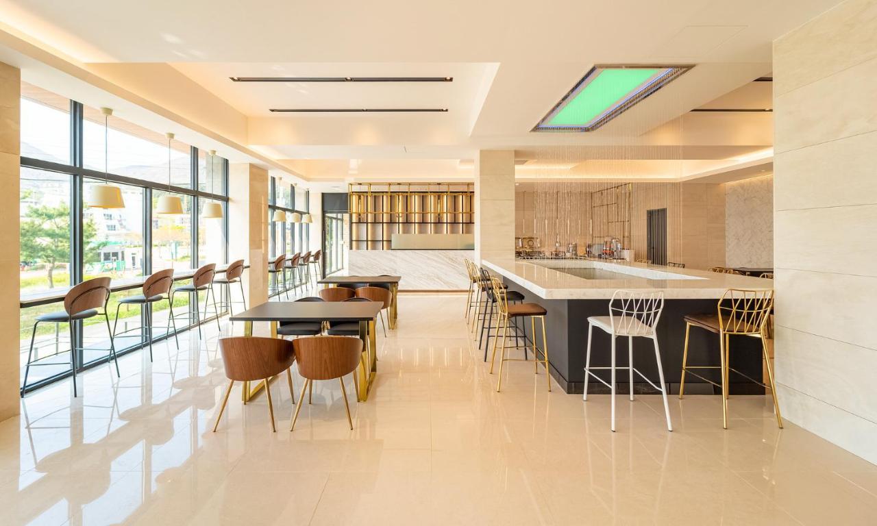 Stubborn Hotel Geoje Bagian luar foto