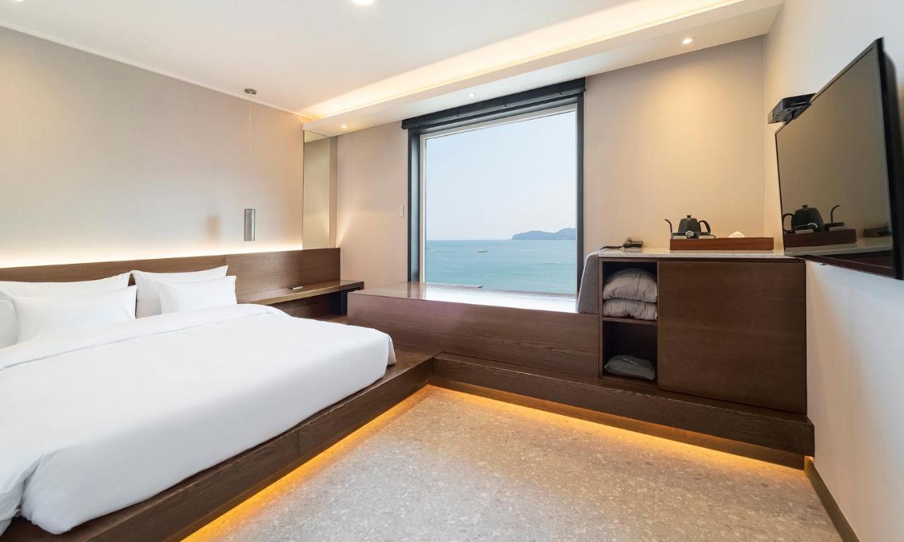 Stubborn Hotel Geoje Bagian luar foto